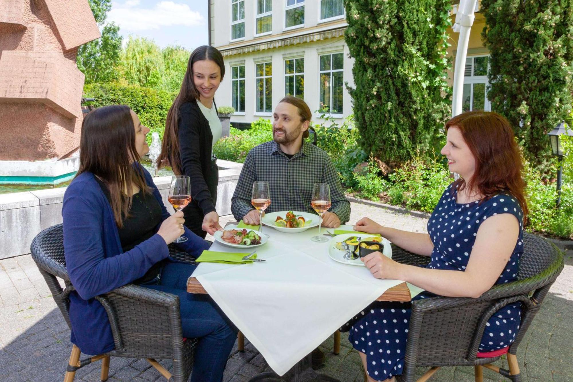 Best Western Wein- Und Parkhotel Нирштайн Экстерьер фото