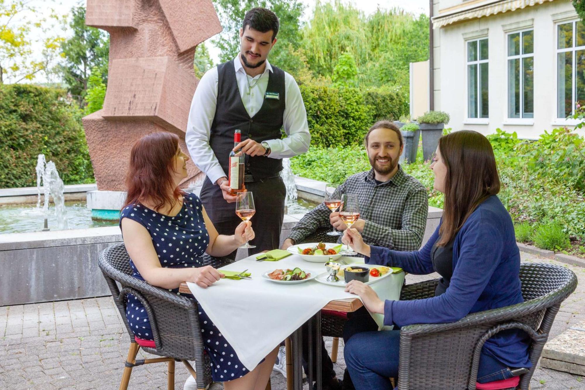 Best Western Wein- Und Parkhotel Нирштайн Экстерьер фото