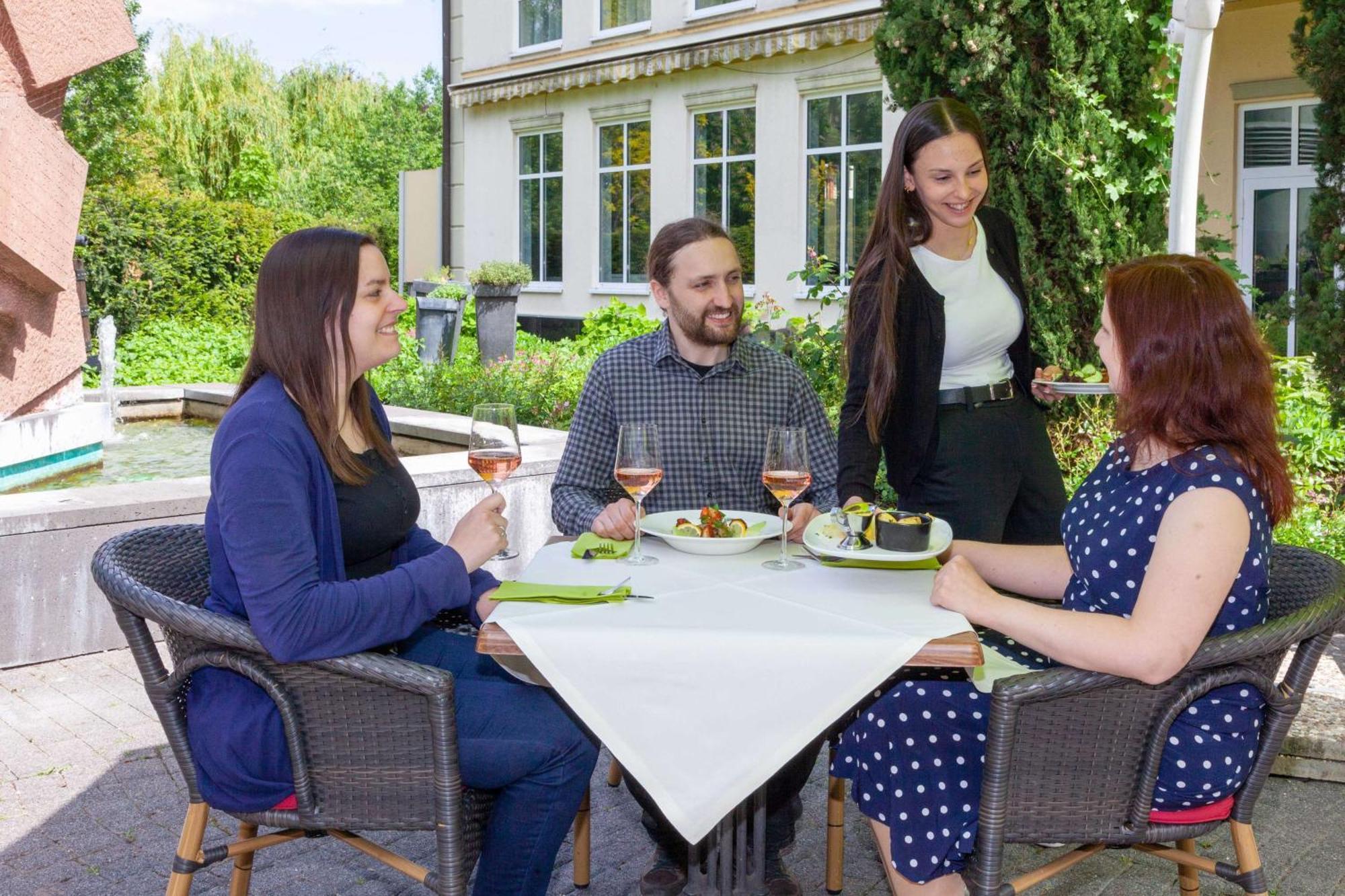 Best Western Wein- Und Parkhotel Нирштайн Экстерьер фото